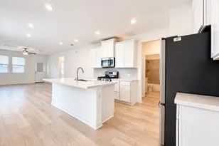 366 Papaya Dr, Buda, TX 78610 - Photo 15
