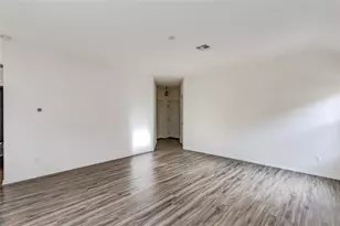 545 Greatest Gift Wy, Jarrell, TX 76537 - Photo 9