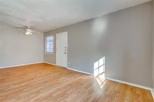 307 E 31st St, Austin, TX 78705 - Photo 5
