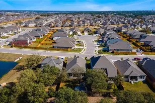 941 Del Raphael Dr, Leander, TX 78641 - Photo 33