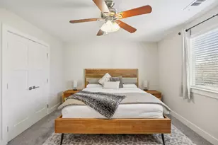 1206 Deloney St, Austin, TX 78721 - Photo 29