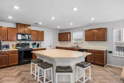 724 Bailey Park Drive, Jarrell, TX 76537 - Photo 15