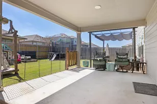 724 Bailey Park Dr, Jarrell, TX 76537 - Photo 35