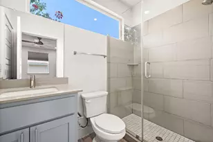 7301 Providence Ave, Austin, TX 78752 - Photo 11