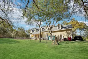 137 Trinity St, Cedar Creek, TX 78612 - Photo 33