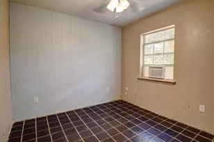 176 Lacy Dr, Elgin, TX 78621 - Photo 25