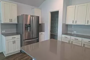 746 Carol Dr, Hutto, TX 78634 - Photo 7
