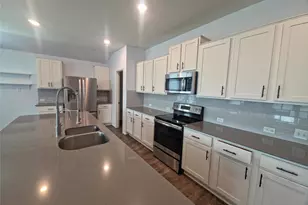 746 Carol Dr, Hutto, TX 78634 - Photo 5