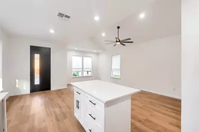738 Chihuahua Street, Lockhart, TX 78644 - Photo 13