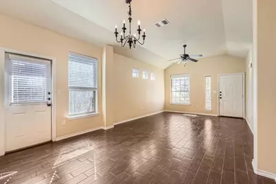 107 Creekside Villa Drive, Kyle, TX 78640 - Photo 9