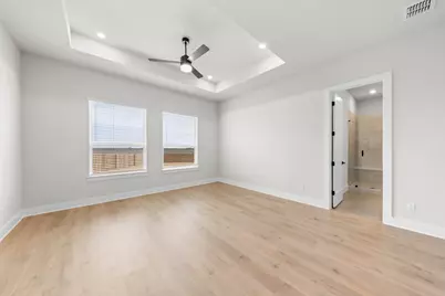305 E Luna Blue Lane, Jarrell, TX 76537 - Photo 5