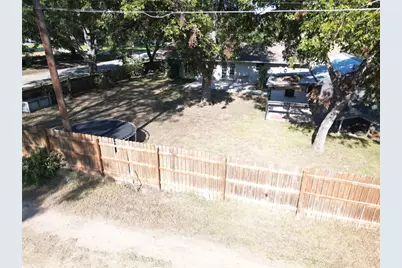 600 Wilkes Street, Smithville, TX 78957 - Photo 9