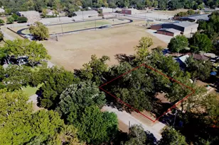 600 Wilkes St, Smithville, TX 78957 - Photo 27