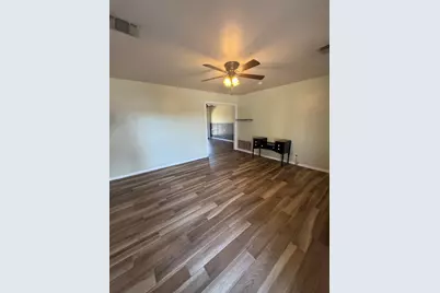 600 Wilkes Street, Smithville, TX 78957 - Photo 13