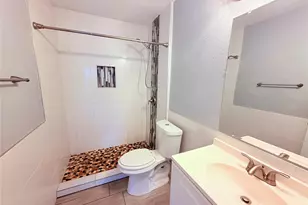 8801 Schick Rd, Austin, TX 78729 - Photo 21