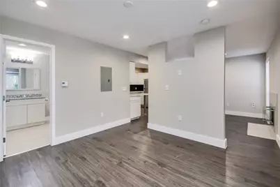 935 La Posada Drive #142, Austin, TX 78752 - Photo 17