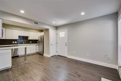 935 La Posada Drive #142, Austin, TX 78752 - Photo 9