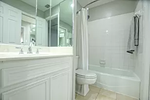 641 W 31st 1/2 St, Austin, TX 78705 - Photo 17