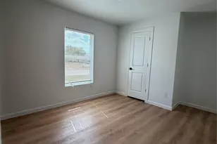 1209 Pine St, Bastrop, TX 78602 - Photo 9