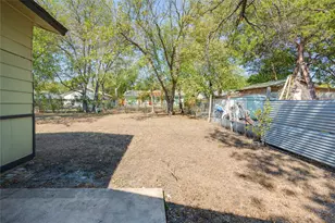 5900 Glen Meadow Dr, Austin, TX 78745 - Photo 31