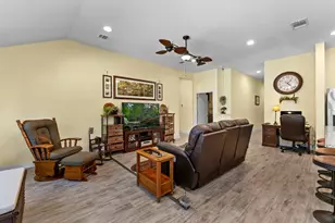 2009 Omaha Dr, Lago Vista, TX 78645 - Photo 5