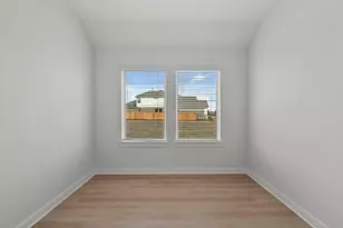 290 Bloomington Loop, Hutto, TX 78634 - Photo 5