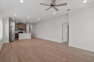 290 Bloomington Loop, Hutto, TX 78634 - Photo 23