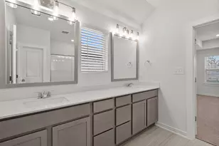 290 Bloomington Loop, Hutto, TX 78634 - Photo 23