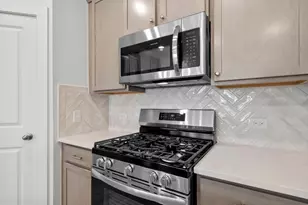 290 Bloomington Loop, Hutto, TX 78634 - Photo 15