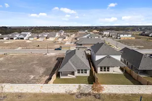 290 Bloomington Loop, Hutto, TX 78634 - Photo 35
