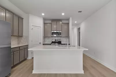 290 Bloomington Loop, Hutto, TX 78634 - Photo 3