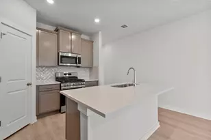 290 Bloomington Loop, Hutto, TX 78634 - Photo 17