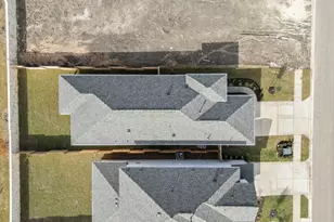 290 Bloomington Loop, Hutto, TX 78634 - Photo 31