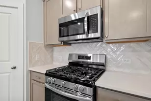 290 Bloomington Loop, Hutto, TX 78634 - Photo 19