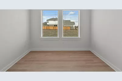 290 Bloomington Loop, Hutto, TX 78634 - Photo 5