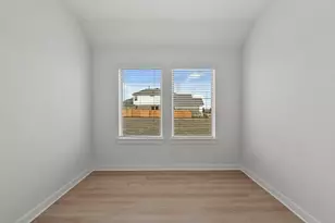 290 Bloomington Loop, Hutto, TX 78634 - Photo 5