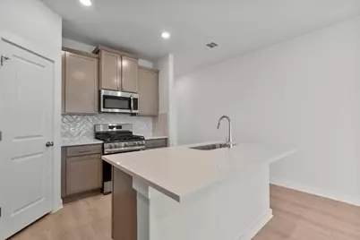 290 Bloomington Loop, Hutto, TX 78634 - Photo 13