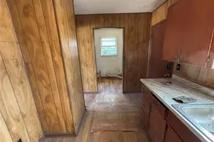 321 N Front St, Holland, TX 76534 - Photo 17