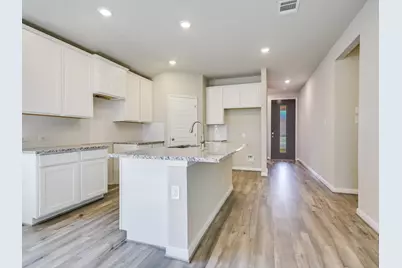 124 Sleep Hollow, Jarrell, TX 76537 - Photo 7