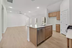 211 Hornet St, Elgin, TX 78621 - Photo 11