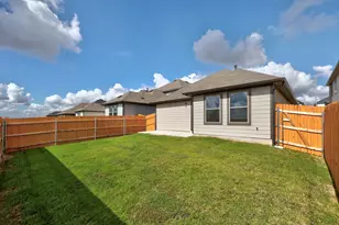 211 Hornet St, Elgin, TX 78621 - Photo 27