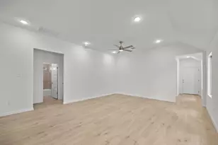 211 Hornet St, Elgin, TX 78621 - Photo 7
