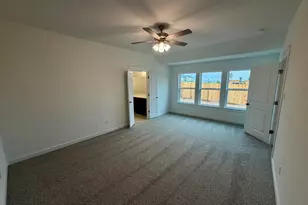 204 Seattle Slew Dr, Jarrell, TX 76537 - Photo 5