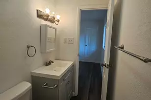 1401 Trinity St, Lockhart, TX 78644 - Photo 11