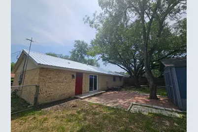 1401 Trinity Street, Lockhart, TX 78644 - Photo 25