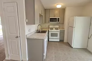 1401 Trinity St, Lockhart, TX 78644 - Photo 7