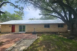 1401 Trinity St, Lockhart, TX 78644 - Photo 23