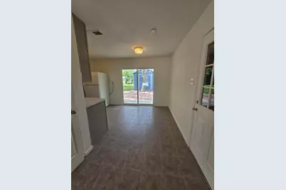1401 Trinity Street, Lockhart, TX 78644 - Photo 5