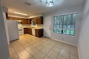 502-B Hedgewood Dr, Georgetown, TX 78628 - Photo 5