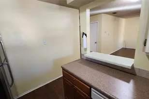 208 N Vanderveer St, Burnet, TX 78611 - Photo 9